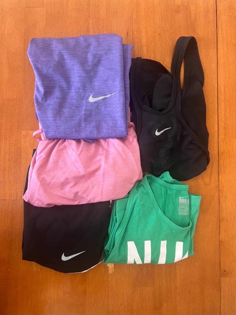 Nike BUNDLE of 5 Items, Leggings/Shorts/Tanks - Size Medium